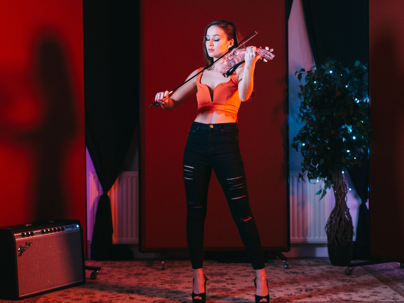 Colette <br> <span style="display:none;"> Pop // Contemporary // Classical // DJ Live // Violin // Soloist </span>