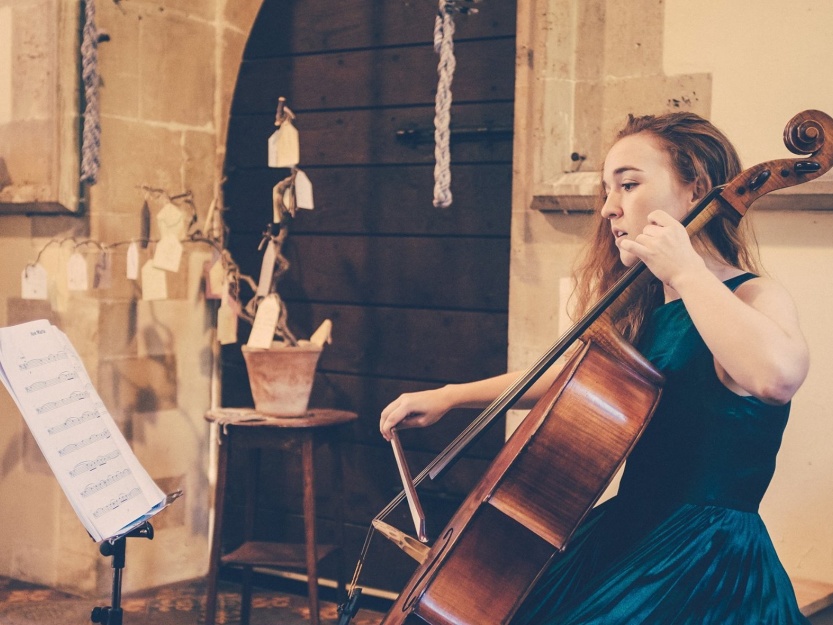 Hannah <br> <span style="display:none;">Soloist // Cello // Duo // Classical // Wedding // Background</span>